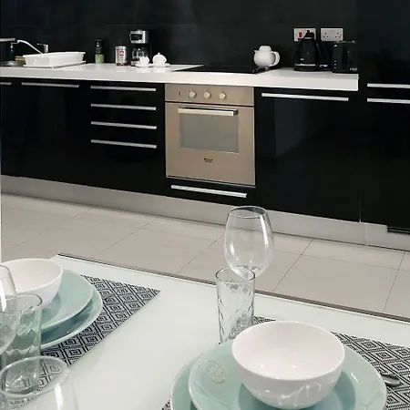Newly Renovated & Fully Equipped 2bd In Prime Location Διαμέρισμα